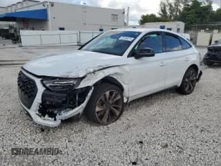 ✅ 2023 Audi SQ5 Sportback Premium Plus • VIN: WA124AFY3P2124191 • Lot: 85156575. Wystawiony na Copart z przebiegiem 9 645 mil. Bezpłatny archiwum sprzedaży aukcyjnych z USA i szczegółowy raport historii pojazdu na DreamBid. Zdjęcie 1.
