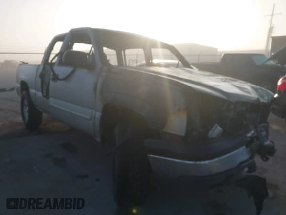 ✅ 2004 Chevrolet Silverado 1500 LS • VIN: 2GCEK13T241398804 • Lot: 41468650. Wystawiony na IAAI z przebiegiem Nie podano. Bezpłatny archiwum sprzedaży aukcyjnych z USA i szczegółowy raport historii pojazdu na DreamBid. Zdjęcie 1.