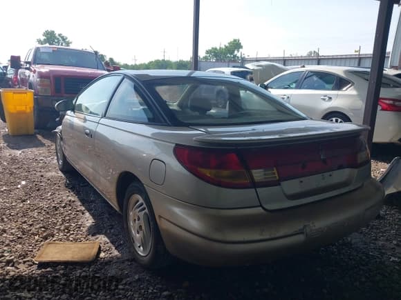 ✅ 1997 Saturn 2dr Coupe • VIN: 1G8ZH127XVZ333643 • Лот: 42463504. Опубликован ранее на IAAI с пробегом 104 295 миль. Бесплатный доступ к архиву аукционных продаж из США и подробный отчёт об истории автомобиля на DreamBid. Изображение 3.