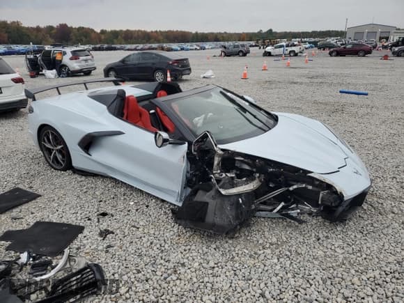 ✅ 2022 Chevrolet Corvette 1LT • VIN: 1G1YA3D43N5114172 • Lot: 91883035. Wystawiony na Copart z przebiegiem 6 263 mil. Bezpłatny archiwum sprzedaży aukcyjnych z USA i szczegółowy raport historii pojazdu na DreamBid. Zdjęcie 4.