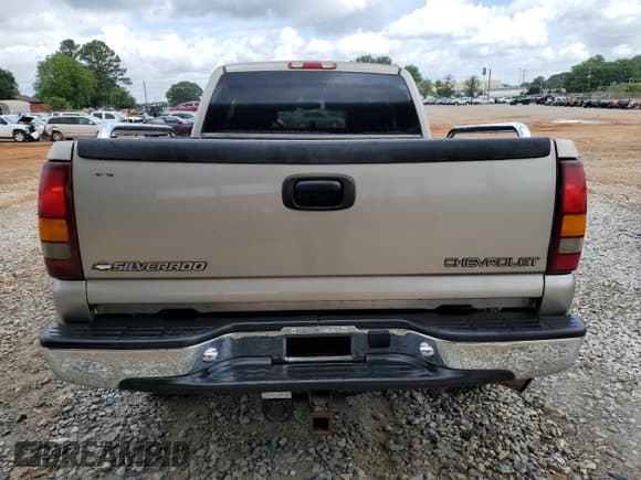 ✅ 2001 Chevrolet Silverado 2500HD LS • VIN: 1GCHK29U71E258941 • Лот: 56692395. Опубликован ранее на Copart с пробегом 189 133 миль. Бесплатный доступ к архиву аукционных продаж из США и подробный отчёт об истории автомобиля на DreamBid. Изображение 6.