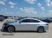 ✅ 2024 Lexus ES 300h Luxury • VIN: 58AEA1C15RU042140 • Lot: 42548438. Listed on IAAI with 6,505 mi. Free auction sales archive from the USA and detailed vehicle history report at DreamBid. Image 15.