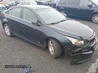 2014 Chevrolet Cruze 1LT z VIN 1G1PD5SB2E7466633, wystawiony jako IAAI lot #42177502 z przebiegiem 127 068 mil mil oraz . Historia ofert i sprzedaży dostępna na DreamBid. Obrazek 1.