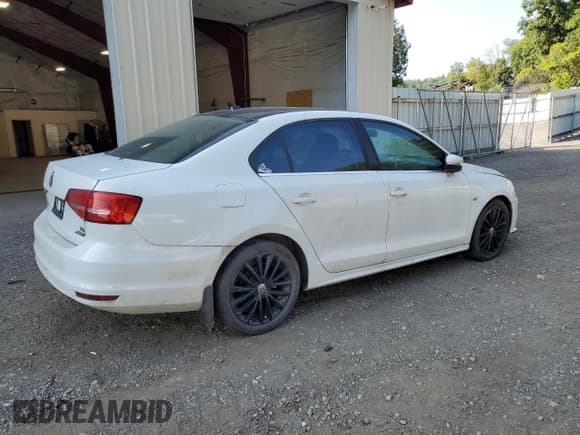 ✅ 2015 Volkswagen Jetta SE • VIN: 3VWD17AJ7FM309823 • Lot: 68598155. Listed on Copart with 82,482 mi. Free auction sales archive from the USA and detailed vehicle history report at DreamBid. Image 3.