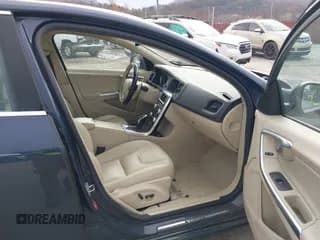 ✅ 2015 Volvo S60 T5 Premier • VIN: YV1612TK4F1334495 • Лот: 43638094. Опубликован ранее на IAAI с пробегом 137 917 миль. Бесплатный доступ к архиву аукционных продаж из США и подробный отчёт об истории автомобиля на DreamBid. Изображение 5.