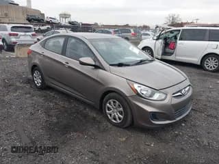 ✅ 2014 Hyundai Accent GLS • VIN: KMHCT4AE0EU686493 • Lot: 43682676. Wystawiony na IAAI z przebiegiem 119 173 mil. Bezpłatny archiwum sprzedaży aukcyjnych z USA i szczegółowy raport historii pojazdu na DreamBid. Zdjęcie 1.