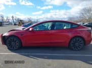 ✅ 2021 Tesla Model 3 Performance • VIN: 5YJ3E1EC0MF975578 • Lot: 43718657. Wystawiony na IAAI z przebiegiem 47 036 mil. Bezpłatny archiwum sprzedaży aukcyjnych z USA i szczegółowy raport historii pojazdu na DreamBid. Zdjęcie 14.