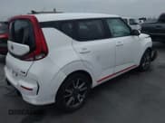 ✅ 2020 Kia Soul GT-Line • VIN: KNDJ63AUXL7701663 • Lot: 43367980. Wystawiony na IAAI z przebiegiem 74 270 mil. Bezpłatny archiwum sprzedaży aukcyjnych z USA i szczegółowy raport historii pojazdu na DreamBid. Zdjęcie 4.