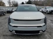 ✅ 2024 Kia EV9 Land • VIN: KNDADFS52R6036450 • Lot: 84941774. Wystawiony na Copart z przebiegiem 1 320 mil. Bezpłatny archiwum sprzedaży aukcyjnych z USA i szczegółowy raport historii pojazdu na DreamBid. Zdjęcie 5.