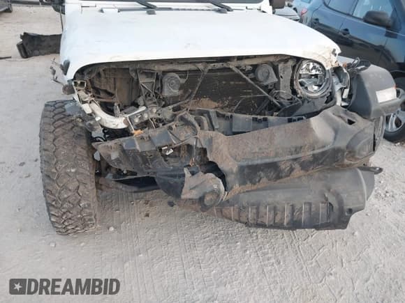 ✅ 2020 Jeep Wrangler Unlimited Sport S • VIN: 1C4HJXDG4LW316857 • Lot: 41274531. Wystawiony na IAAI z przebiegiem 61 983 mil. Bezpłatny archiwum sprzedaży aukcyjnych z USA i szczegółowy raport historii pojazdu na DreamBid. Zdjęcie 6.