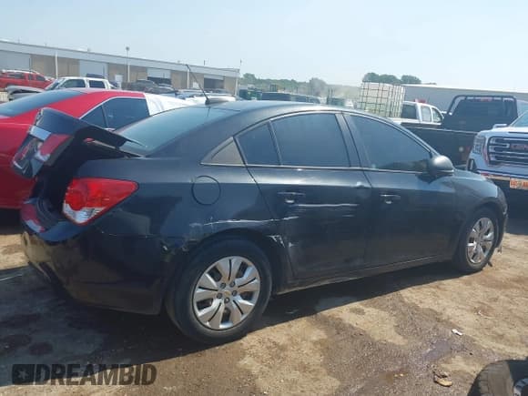 ✅ 2016 Chevrolet Cruze LS • VIN: 1G1PB5SH2G7187261 • Lot: 42927213. Listed on IAAI with 124,909 mi. Free auction sales archive from the USA and detailed vehicle history report at DreamBid. Image 13.