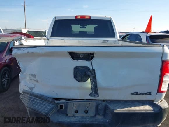 ✅ 2024 Ram 2500 Tradesman • VIN: 3C6UR5CL0RG277838 • Lot: 42789113. Wystawiony na IAAI z przebiegiem 27 201 mil. Bezpłatny archiwum sprzedaży aukcyjnych z USA i szczegółowy raport historii pojazdu na DreamBid. Zdjęcie 16.