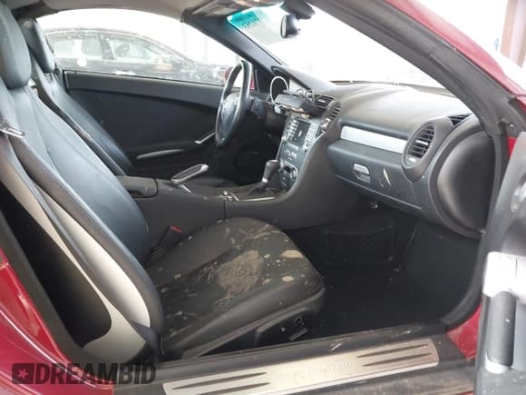 ✅ 2008 Mercedes-Benz SLK 350 • VIN: WDBWK56F58F176045 • Lot: 42271253. Listed on IAAI with 111,908 mi. Free auction sales archive from the USA and detailed vehicle history report at DreamBid. Image 5.