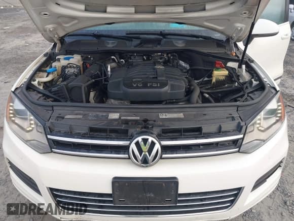 ✅ 2011 Volkswagen Touareg Lux • VIN: WVGFF9BPXBD005639 • Lot: 43291105. Wystawiony na IAAI z przebiegiem 201 148 mil. Bezpłatny archiwum sprzedaży aukcyjnych z USA i szczegółowy raport historii pojazdu na DreamBid. Zdjęcie 10.