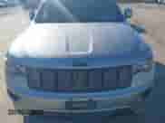 2018 Jeep Grand Cherokee Altitude z VIN 1C4RJFAG6JC220486, wystawiony jako IAAI lot #43399251 z przebiegiem 90 525 mil mil oraz . Historia ofert i sprzedaży dostępna na DreamBid. Obrazek 6.