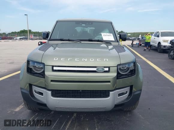 ✅ 2024 Land Rover Defender S • VIN: SALEJ7EX0R2282085 • Lot: 42659691. Wystawiony na IAAI z przebiegiem 9 542 mil. Bezpłatny archiwum sprzedaży aukcyjnych z USA i szczegółowy raport historii pojazdu na DreamBid. Zdjęcie 11.