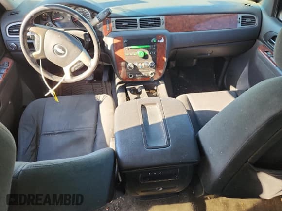 ✅ 2014 Chevrolet Tahoe LS • VIN: 1GNSCAE03ER128175 • Lot: 82465515. Listed on Copart with 254,407 mi. Free auction sales archive from the USA and detailed vehicle history report at DreamBid. Image 8.