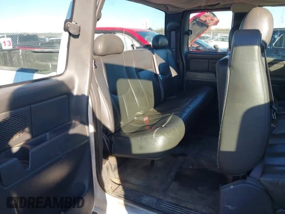 ✅ 2006 Chevrolet Silverado 2500HD LT2 • VIN: 1GCHK29D86E240925 • Лот: 41051872. Опубликован ранее на IAAI с пробегом 281 976 миль. Бесплатный доступ к архиву аукционных продаж из США и подробный отчёт об истории автомобиля на DreamBid. Изображение 8.