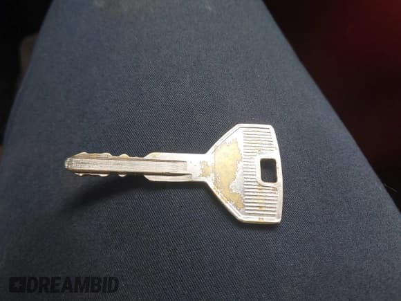 ✅ 1993 Dodge Passenger • VIN: 2B5WB35Y1PK506913 • Lot: 42154670. Wystawiony na IAAI z przebiegiem 100 002 mil. Bezpłatny archiwum sprzedaży aukcyjnych z USA i szczegółowy raport historii pojazdu na DreamBid. Zdjęcie 11.