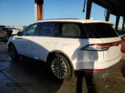 ✅ 2020 Lincoln Aviator Reserve • VIN: 5LM5J7WC5LGL35157 • Lot: 36183703. Wystawiony na Copart z przebiegiem 28 990 mil. Bezpłatny archiwum sprzedaży aukcyjnych z USA i szczegółowy raport historii pojazdu na DreamBid. Zdjęcie 2.