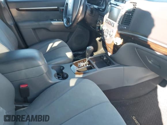 ✅ 2011 Hyundai Santa Fe SE • VIN: 5XYZHDAG8BG057160 • Lot: 43625221. Listed on IAAI with 207,297 mi. Free auction sales archive from the USA and detailed vehicle history report at DreamBid. Image 5.