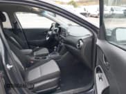 ✅ 2021 Hyundai Kona SEL • VIN: KM8K2CAA8MU740188 • Лот: 43522895. Опубликован ранее на IAAI с пробегом 70 450 миль. Бесплатный доступ к архиву аукционных продаж из США и подробный отчёт об истории автомобиля на DreamBid. Изображение 5.