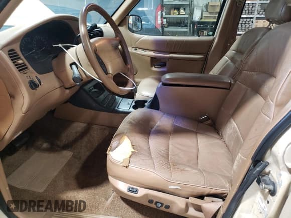 ✅ 1996 Ford Explorer XL • VIN: 1FMDU34X1TZA61741 • Лот: 91204945. Опубликован ранее на Copart с пробегом 146 724 миль. Бесплатный доступ к архиву аукционных продаж из США и подробный отчёт об истории автомобиля на DreamBid. Изображение 7.