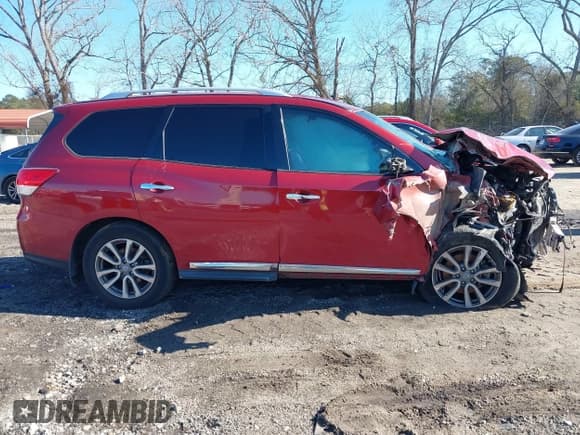 ✅ 2015 Nissan Pathfinder SV • VIN: 5N1AR2MN3FC666784 • Lot: 41343416. Listed on IAAI with 214,346 mi. Free auction sales archive from the USA and detailed vehicle history report at DreamBid. Image 13.