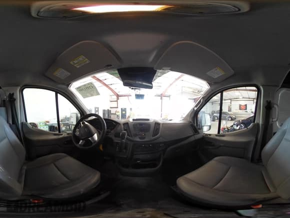 ✅ 2016 Ford Transit Cargo • VIN: 1FTYE1ZM6GKB18181 • Lot: 42951399. Wystawiony na IAAI z przebiegiem 281 890 mil. Bezpłatny archiwum sprzedaży aukcyjnych z USA i szczegółowy raport historii pojazdu na DreamBid. Zdjęcie 18.