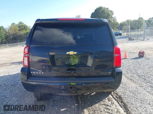 ✅ 2015 Chevrolet Tahoe LT • VIN: 1GNSCBKC6FR745883 • Lot: 43506262. Wystawiony na IAAI z przebiegiem 172 979 mil. Bezpłatny archiwum sprzedaży aukcyjnych z USA i szczegółowy raport historii pojazdu na DreamBid. Zdjęcie 17.