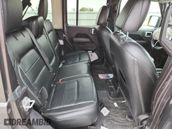 ✅ 2018 Jeep Wrangler Unlimited Sahara • VIN: 1C4HJXEN1JW283715 • Lot: 80966455. Wystawiony na Copart z przebiegiem 103 295 mil. Bezpłatny archiwum sprzedaży aukcyjnych z USA i szczegółowy raport historii pojazdu na DreamBid. Zdjęcie 10.