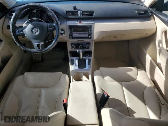 ✅ 2010 Volkswagen Passat Komfort • VIN: WVWJK7AN9AE124757 • Лот: 89621605. Опубликован ранее на Copart с пробегом 169 846 миль. Бесплатный доступ к архиву аукционных продаж из США и подробный отчёт об истории автомобиля на DreamBid. Изображение 8.