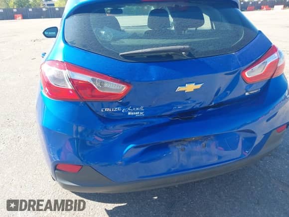 2017 Chevrolet Cruze Premier z VIN 3G1BF6SM6HS570740, wystawiony jako IAAI lot #43311391 z przebiegiem 77 877 mil mil oraz . Historia ofert i sprzedaży dostępna na DreamBid. Obrazek 6.