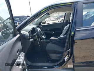 ✅ 2023 Nissan Kicks SV • VIN: 3N1CP5CV8PL514188 • Lot: 43040577. Wystawiony na IAAI z przebiegiem 57 012 mil. Bezpłatny archiwum sprzedaży aukcyjnych z USA i szczegółowy raport historii pojazdu na DreamBid. Zdjęcie 5.