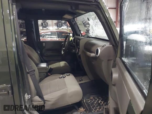 ✅ 2008 Jeep Wrangler Unlimited Sahara • VIN: 1J4GA59168L636589 • Lot: 43858096. Listed on IAAI with 167,313 mi. Free auction sales archive from the USA and detailed vehicle history report at DreamBid. Image 5.