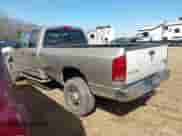 2005 Dodge 3500 SLT z VIN 3D7LS38C45G733457, wystawiony jako IAAI lot #41725956 z przebiegiem 361 441 mil mil oraz . Historia ofert i sprzedaży dostępna na DreamBid. Obrazek 14.