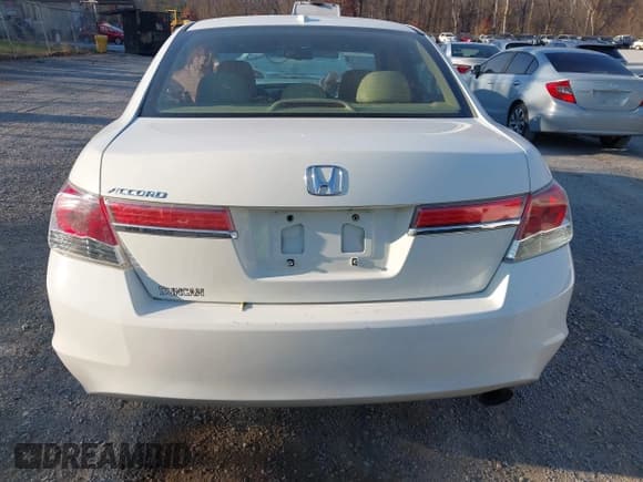 ✅ 2012 Honda Accord EX-L • VIN: 1HGCP2F83CA181984 • Lot: 43639713. Listed on IAAI with 148,078 mi. Free auction sales archive from the USA and detailed vehicle history report at DreamBid. Image 17.