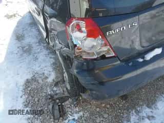 2005 Chevrolet Aveo LS z VIN KL1TD62625B481491, wystawiony jako IAAI lot #41345537 z przebiegiem 133 922 mil mil oraz . Historia ofert i sprzedaży dostępna na DreamBid. Obrazek 6.