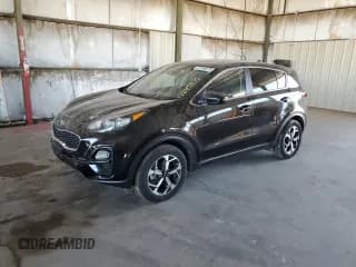 ✅ 2021 Kia Sportage LX • VIN: KNDPMCAC1M7932864 • Лот: 67245275. Опубликован ранее на Copart с пробегом Не указан. Бесплатный доступ к архиву аукционных продаж из США и подробный отчёт об истории автомобиля на DreamBid. Изображение 1.