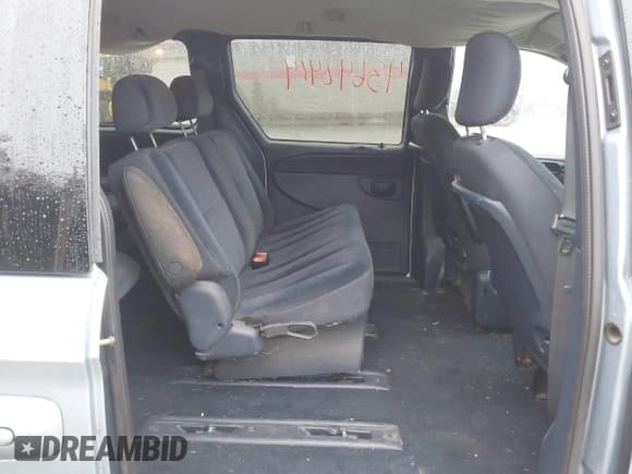 ✅ 2003 Dodge Caravan Sport • VIN: 2D4GP44333R251498 • Lot: 43648414. Wystawiony na IAAI z przebiegiem 106 996 mil. Bezpłatny archiwum sprzedaży aukcyjnych z USA i szczegółowy raport historii pojazdu na DreamBid. Zdjęcie 8.