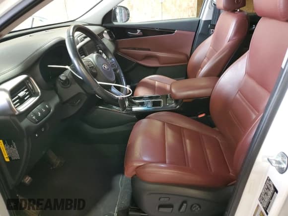 ✅ 2018 Kia Sorento SX Limited • VIN: 5XYPKDA52JG410532 • Лот: 53789775. Опубликован ранее на Copart с пробегом 73 403 миль. Бесплатный доступ к архиву аукционных продаж из США и подробный отчёт об истории автомобиля на DreamBid. Изображение 7.