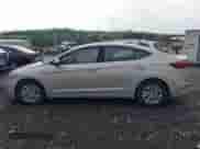 2017 Hyundai Elantra SE z VIN KMHD74LF9HU424538, wystawiony jako IAAI lot #43245779 z przebiegiem 136 683 mil mil oraz . Historia ofert i sprzedaży dostępna na DreamBid. Obrazek 14.