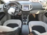 ✅ 2018 Jeep Compass Latitude • VIN: 3C4NJCBB8JT226052 • Lot: 91655485. Wystawiony na Copart z przebiegiem 52 549 mil. Bezpłatny archiwum sprzedaży aukcyjnych z USA i szczegółowy raport historii pojazdu na DreamBid. Zdjęcie 8.