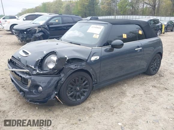 ✅ 2017 MINI Convertible Cooper S • VIN: WMWWG9C5XH3C22847 • Lot: 41940809. Wystawiony na IAAI z przebiegiem Nie podano. Bezpłatny archiwum sprzedaży aukcyjnych z USA i szczegółowy raport historii pojazdu na DreamBid. Zdjęcie 2.
