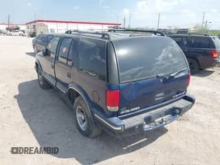 ✅ 1999 Chevrolet Blazer LS • VIN: 1GNCS13W1X2120019 • Lot: 41766379. Wystawiony na IAAI z przebiegiem Nie podano. Bezpłatny archiwum sprzedaży aukcyjnych z USA i szczegółowy raport historii pojazdu na DreamBid. Zdjęcie 3.