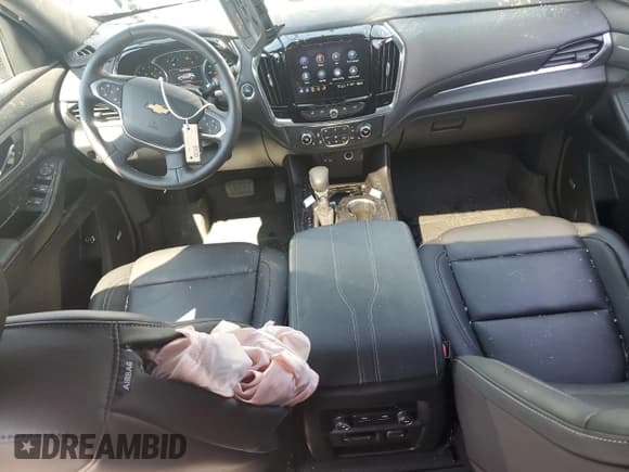 ✅ 2023 Chevrolet Traverse LT • VIN: 1GNERHKWXPJ228689 • Lot: 68876214. Wystawiony na Copart z przebiegiem 27 425 mil. Bezpłatny archiwum sprzedaży aukcyjnych z USA i szczegółowy raport historii pojazdu na DreamBid. Zdjęcie 8.