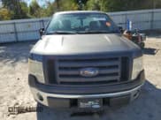 ✅ 2010 Ford F-150 XL • VIN: 1FTMF1CW1AFC28142 • Lot: 91203515. Wystawiony na Copart z przebiegiem 178 389 mil. Bezpłatny archiwum sprzedaży aukcyjnych z USA i szczegółowy raport historii pojazdu na DreamBid. Zdjęcie 5.