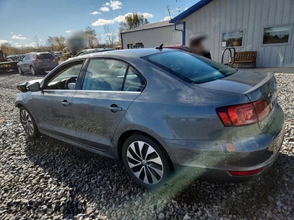 ✅ 2013 Volkswagen Jetta Hybrid • VIN: 3VW637AJ1DM289620 • Lot: 92242245. Listed on Copart with 131,029 mi. Free auction sales archive from the USA and detailed vehicle history report at DreamBid. Image 2.