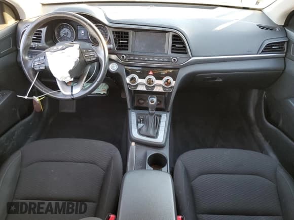 ✅ 2019 Hyundai Elantra SEL • VIN: KMHD84LF7KU876086 • Lot: 90403825. Wystawiony na Copart z przebiegiem 103 556 mil. Bezpłatny archiwum sprzedaży aukcyjnych z USA i szczegółowy raport historii pojazdu na DreamBid. Zdjęcie 8.