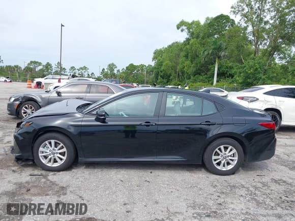 ✅ 2025 Toyota Camry LE • VIN: 4T1DAACK6SU160103 • Лот: 43236233. Опубликован ранее на IAAI с пробегом 5 326 миль. Бесплатный доступ к архиву аукционных продаж из США и подробный отчёт об истории автомобиля на DreamBid. Изображение 14.